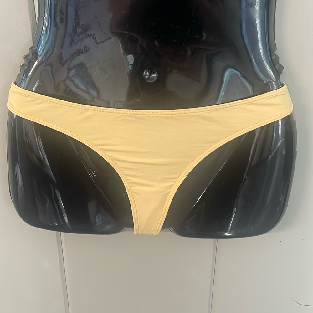 NWT Out from Under Thong Panty Nude
Tan Urban Outfitters Medium Festival Simple